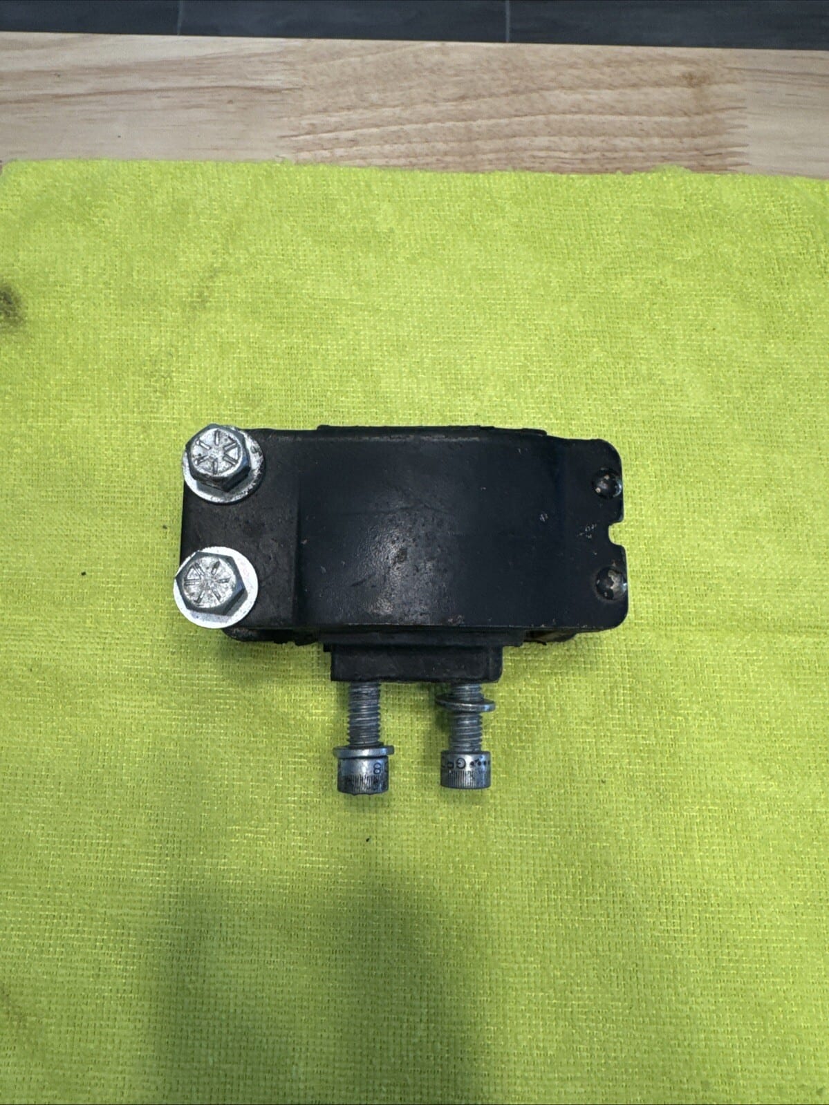 OEM Harley FX Dyna Super Glide Engine Motor Mount Bracket 47564-99 With Hardware